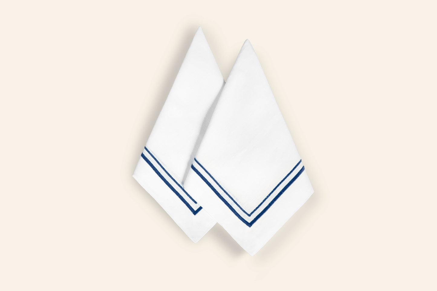 Timeless napkins with blue roll
